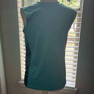 Old navy active Go Dry large boys sleeveless tanktop. Like new condition blue.